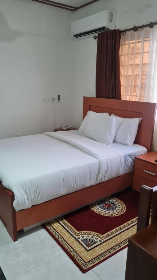 Bassi Hotel Sekondi-Takoradi Extérieur photo