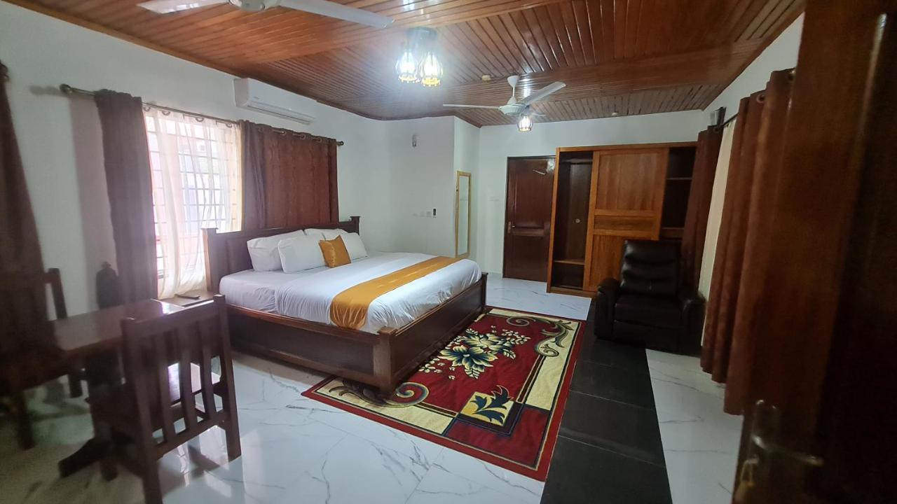 Bassi Hotel Sekondi-Takoradi Extérieur photo